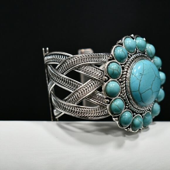 Vintage Silver Tone Cuff Bracelet Turquoise Howlite Cabochon Statement 7" - Picture 3 of 10